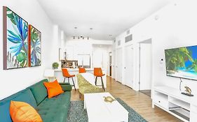 Modern 1Br Downtown Oasis W Balcony & Rooftop Pool